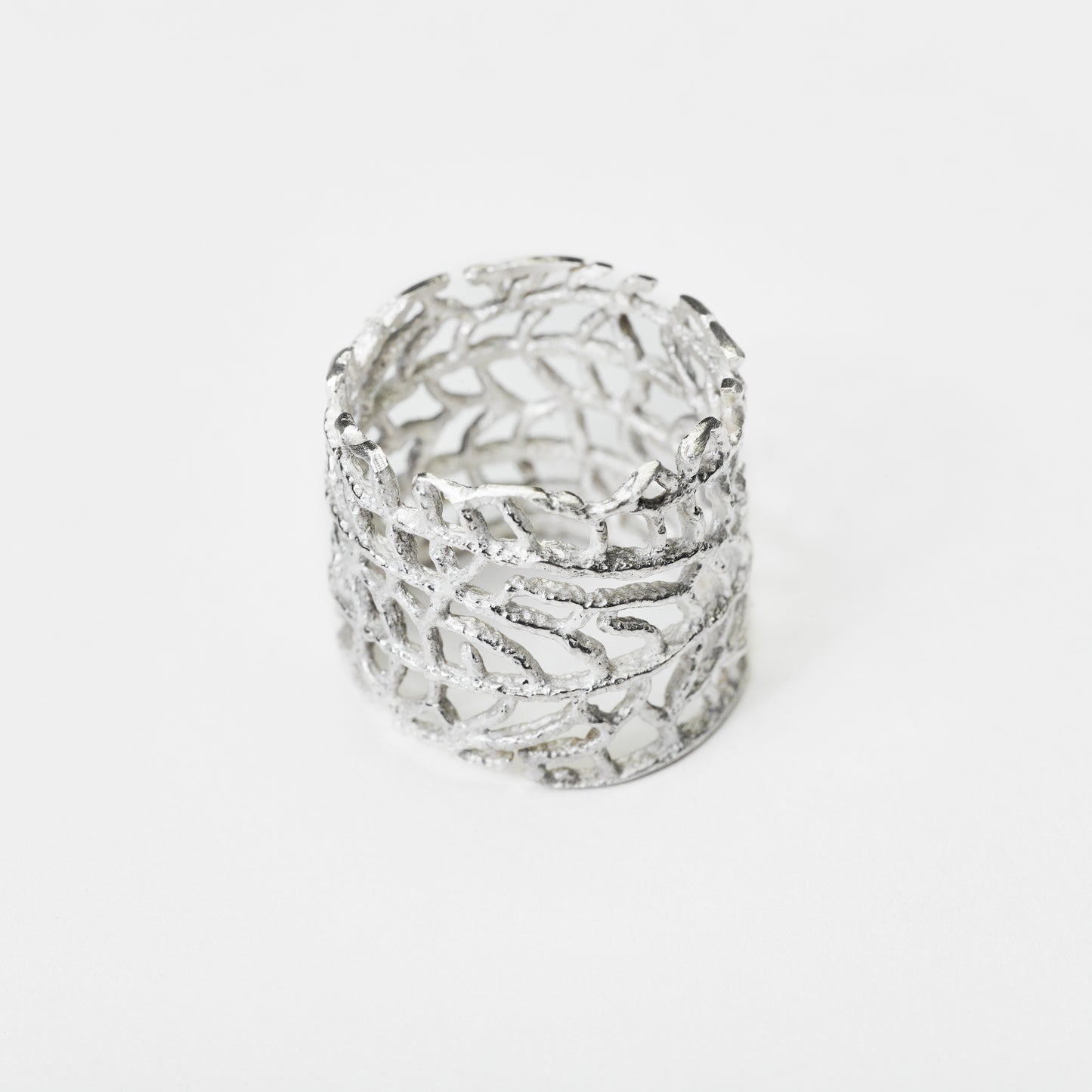 BAGUE SQUELETTE DE CORAIL
