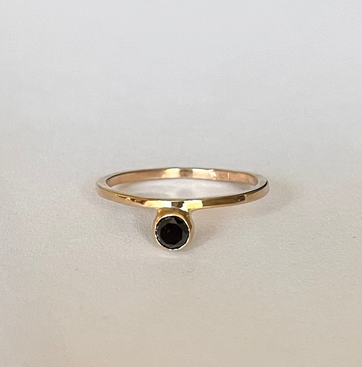 bague décalée en diamant noir