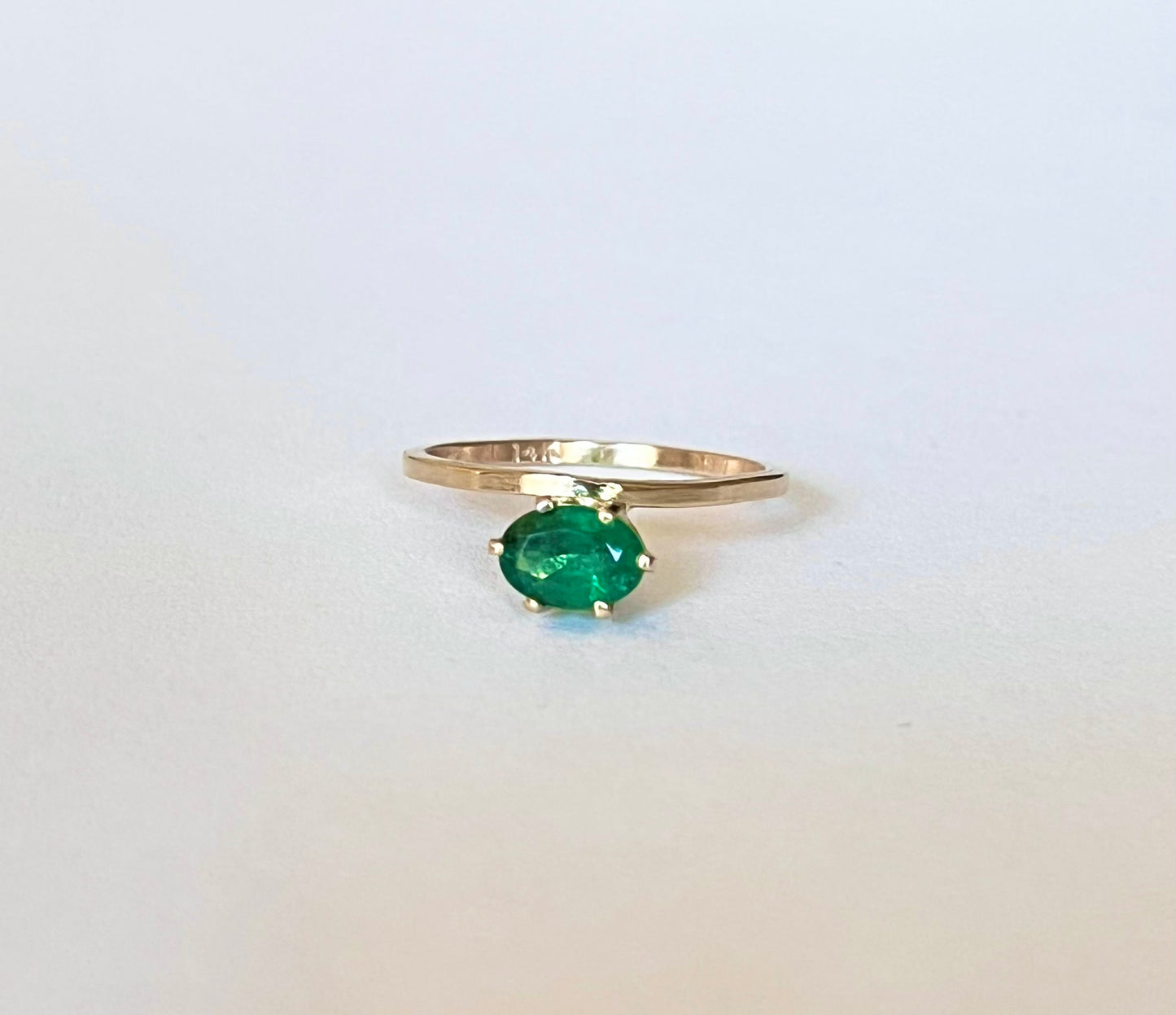 BAGUE ÉMERAUDE DÉPORTÉE