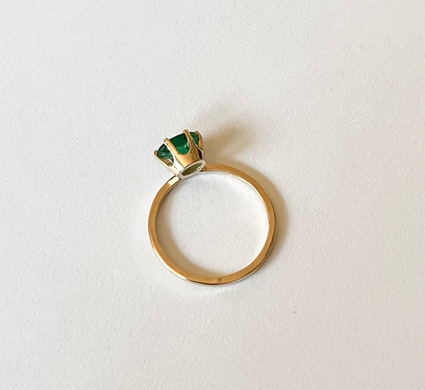 BAGUE ÉMERAUDE DÉPORTÉE