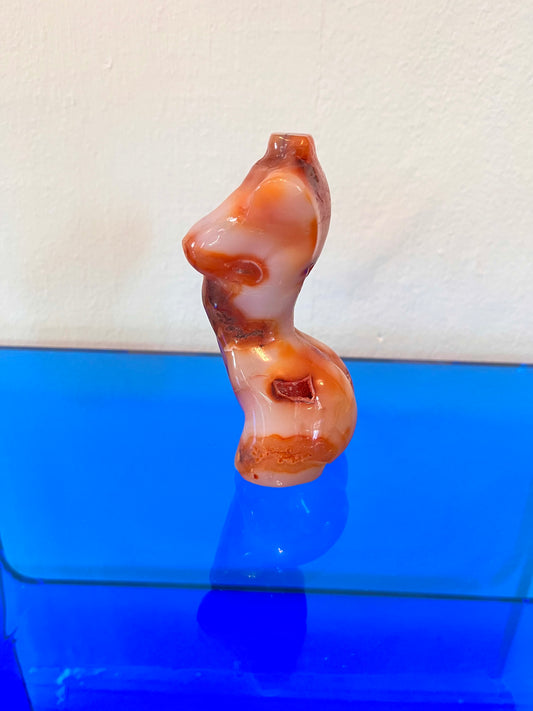 carnelian lady body 1